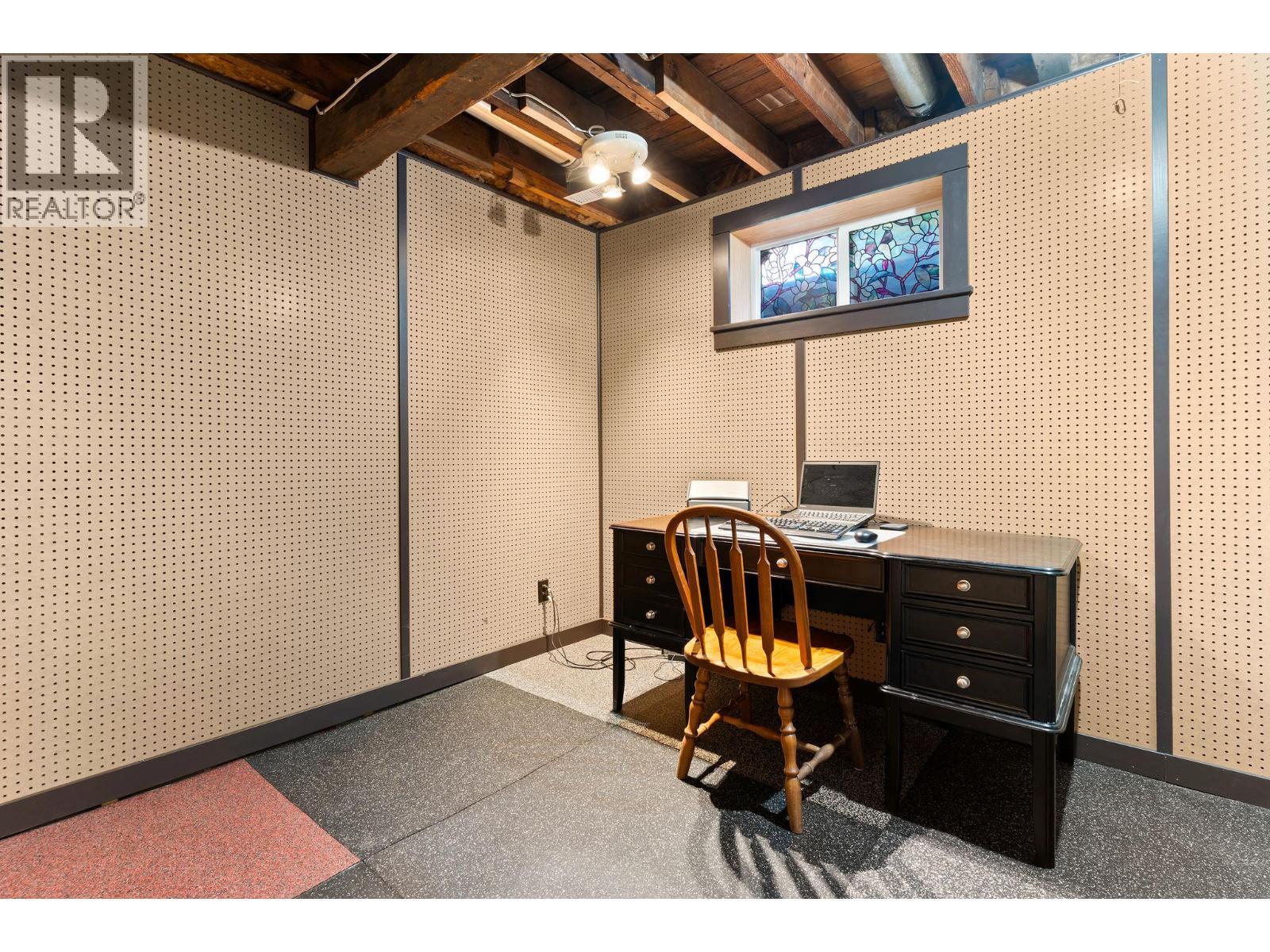811 Second Street W, Revelstoke