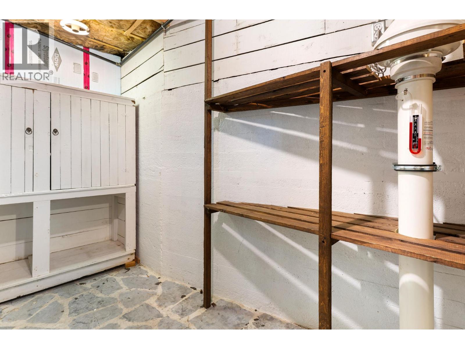 811 Second Street W, Revelstoke