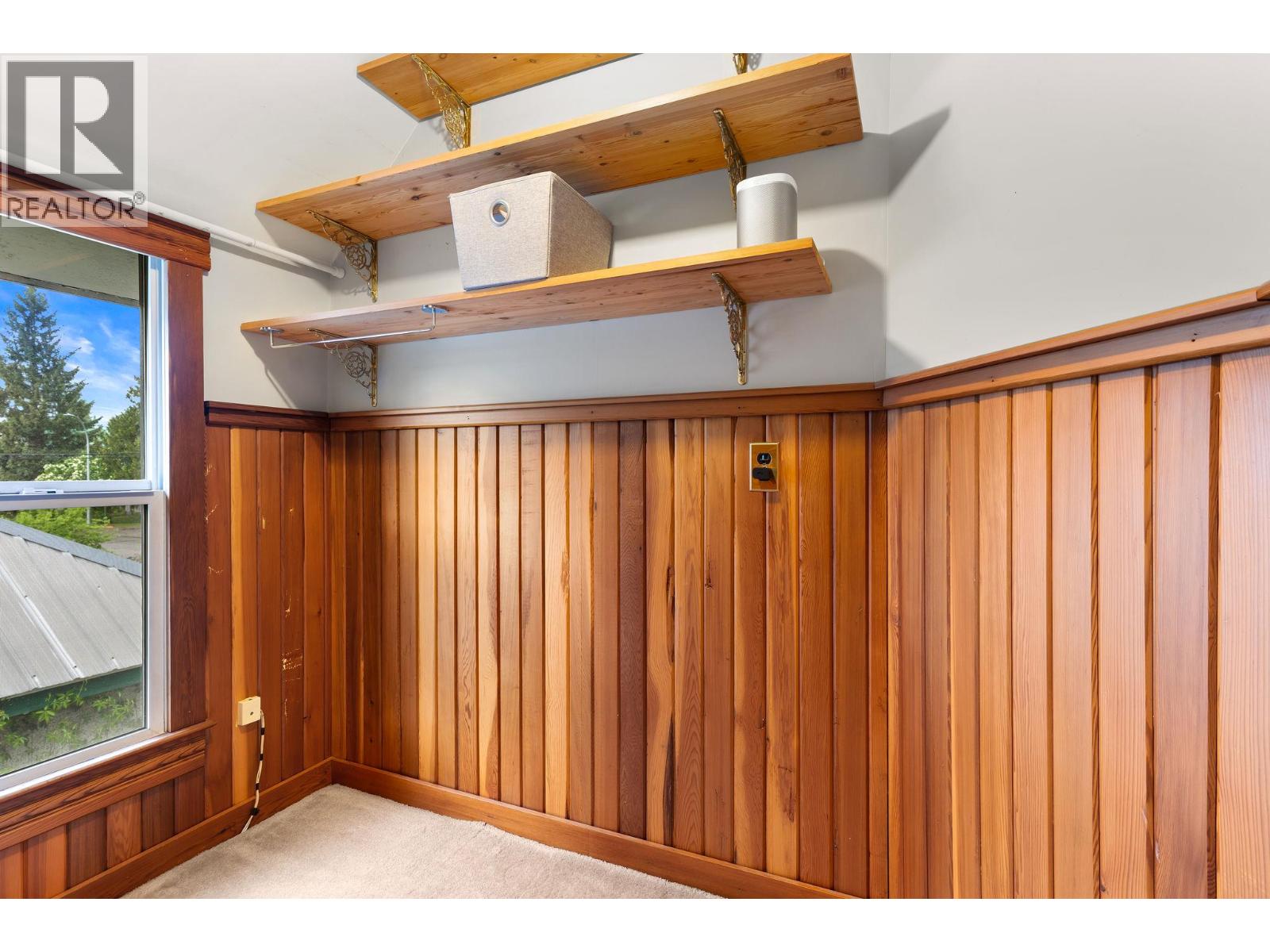 811 Second Street W, Revelstoke