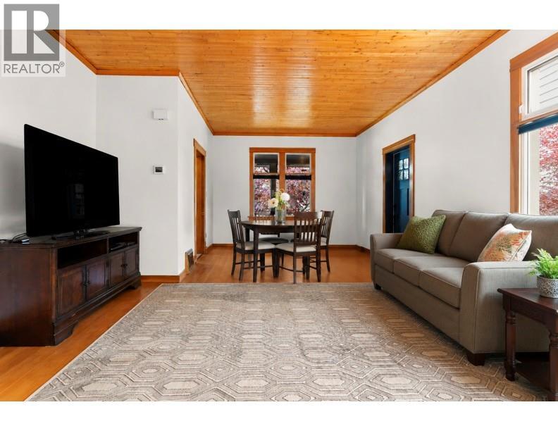 811 Second Street W, Revelstoke