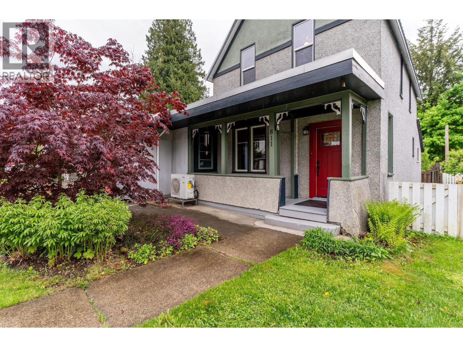 811 Second Street W, Revelstoke