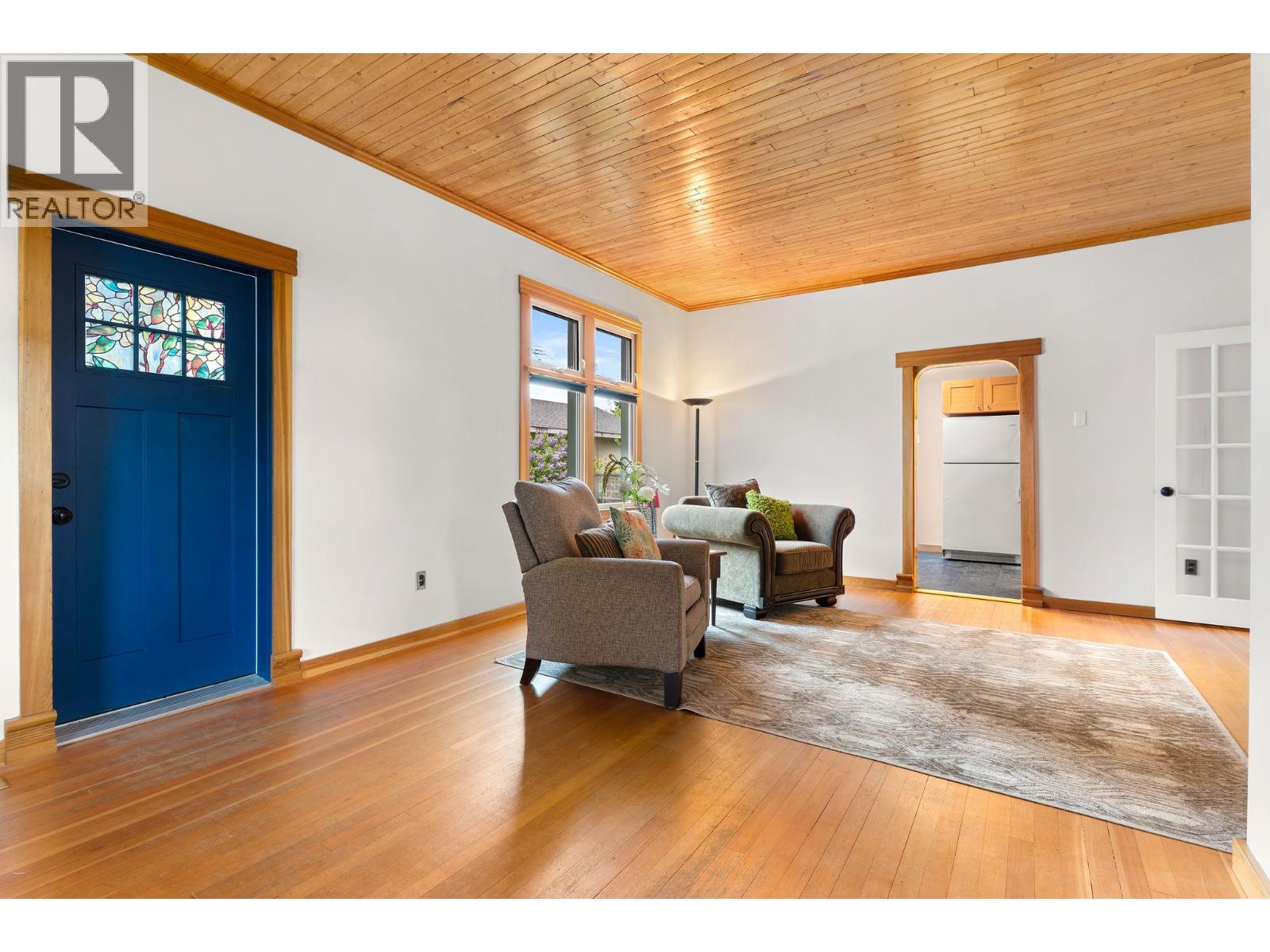 811 Second Street W, Revelstoke