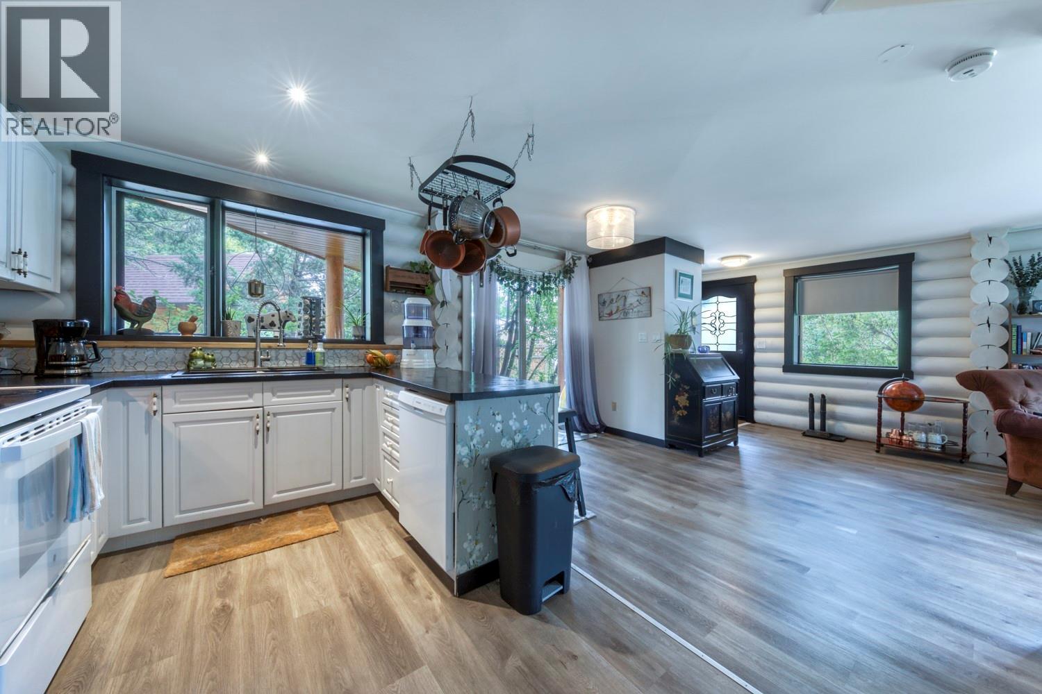 7500 Rivercrest Road - 6