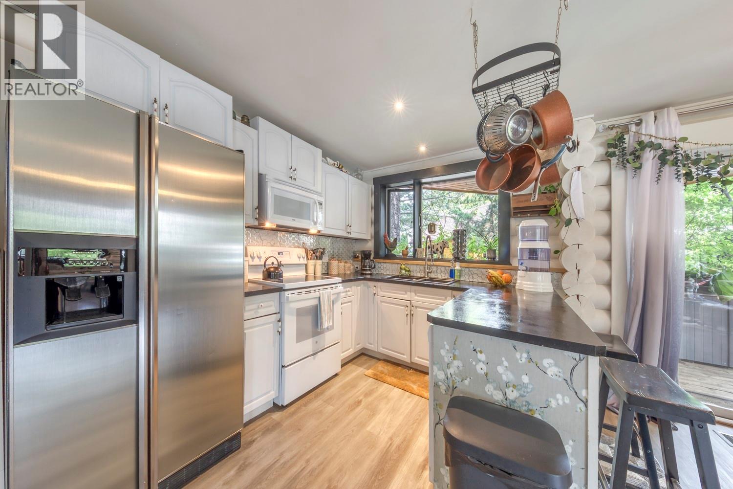 7500 Rivercrest Road - 7