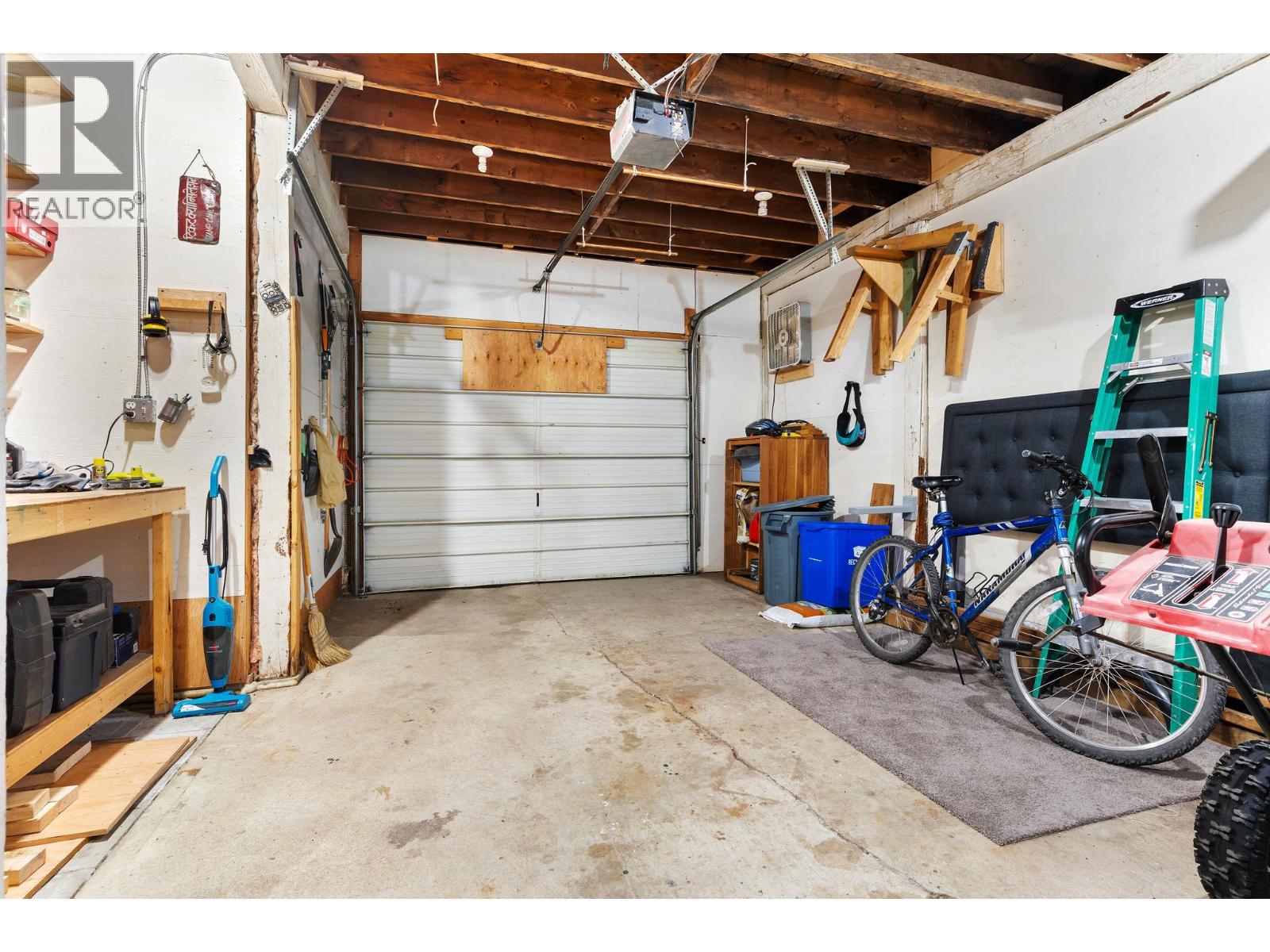 811 Second Street W, Revelstoke