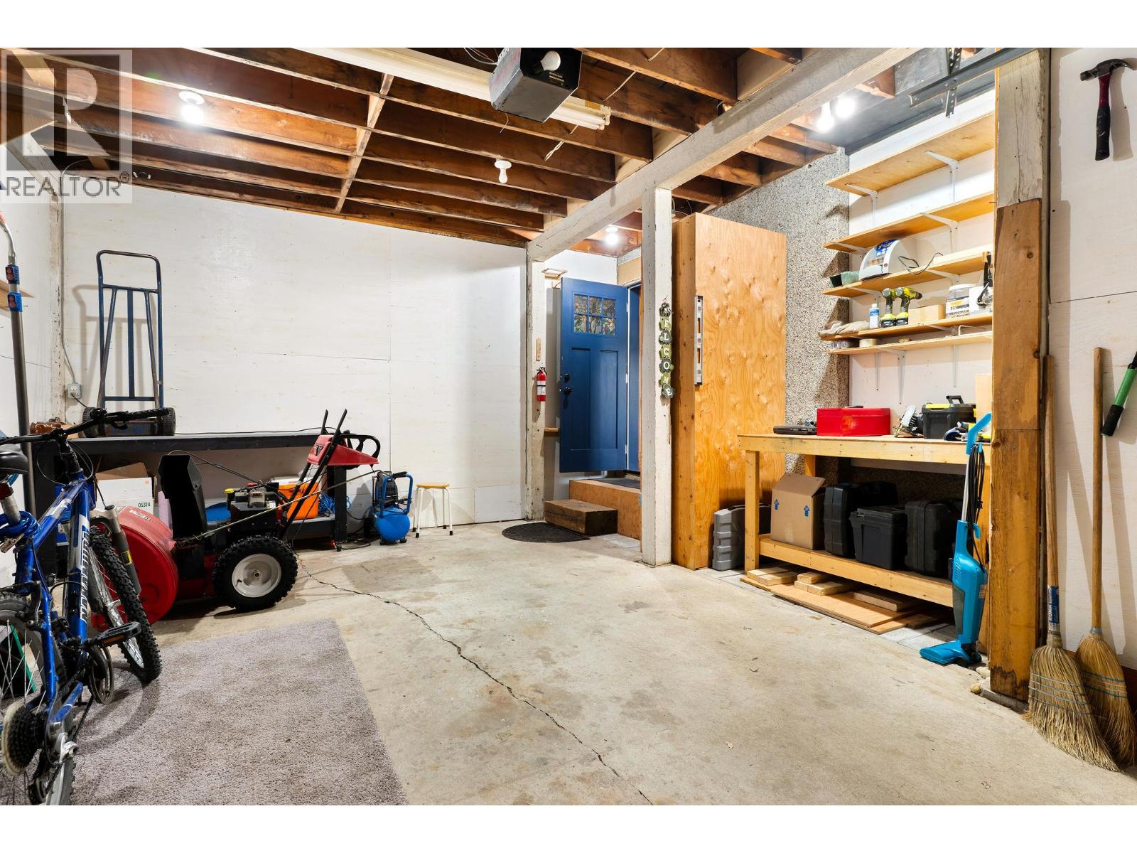 811 Second Street W, Revelstoke