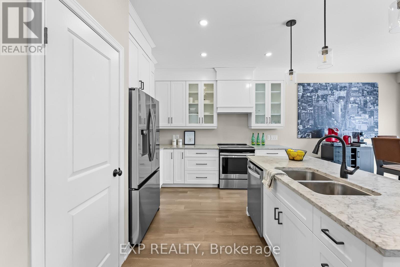 153 SUSAN DRIVE - 15