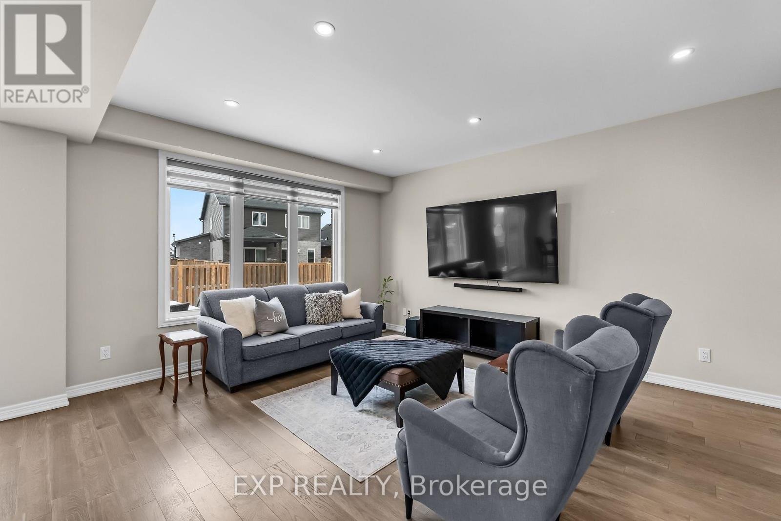 153 SUSAN DRIVE - 7