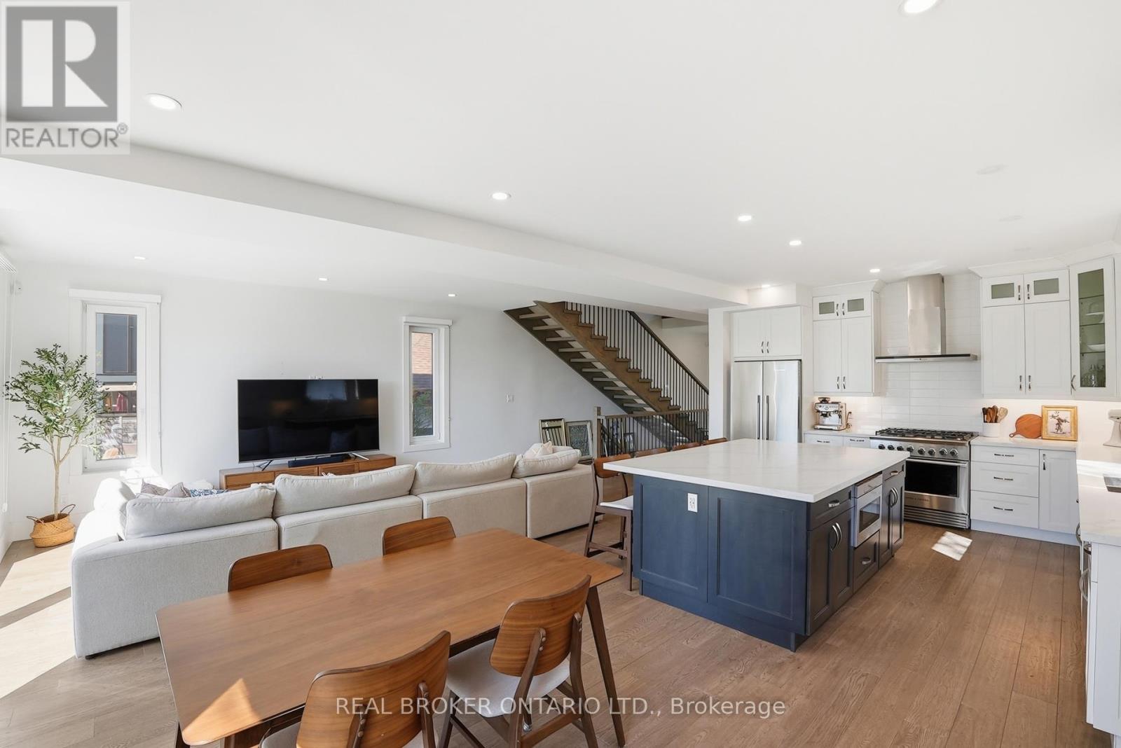 17 MAPLE TRAIL - 23