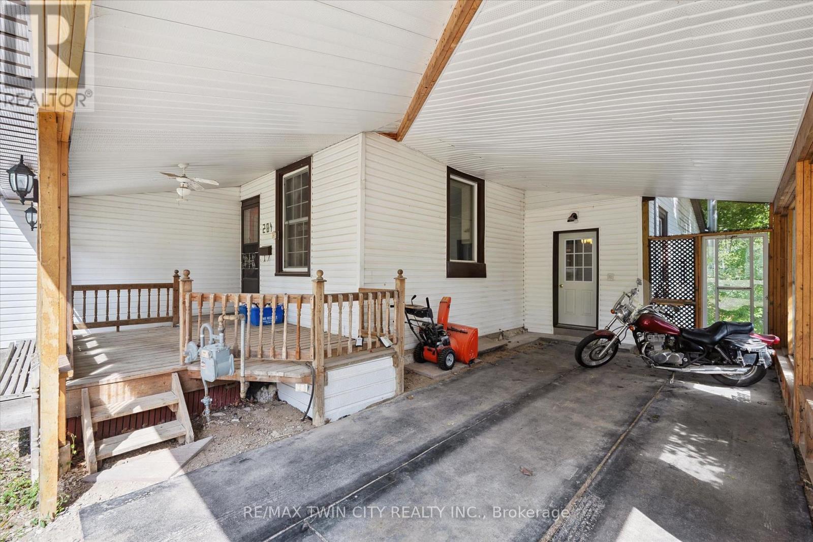 204 JOSEPH STREET - 5