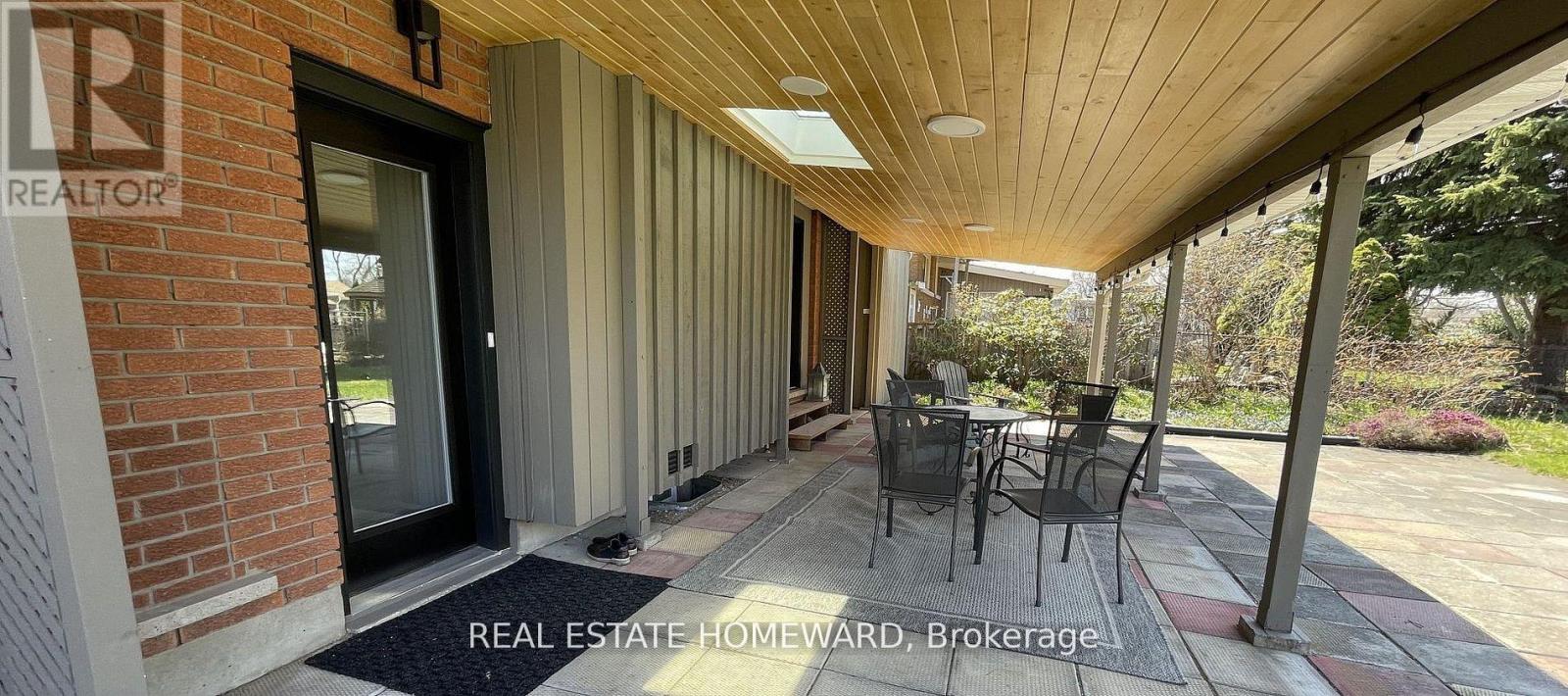 33 STRATHCONA DRIVE - 34