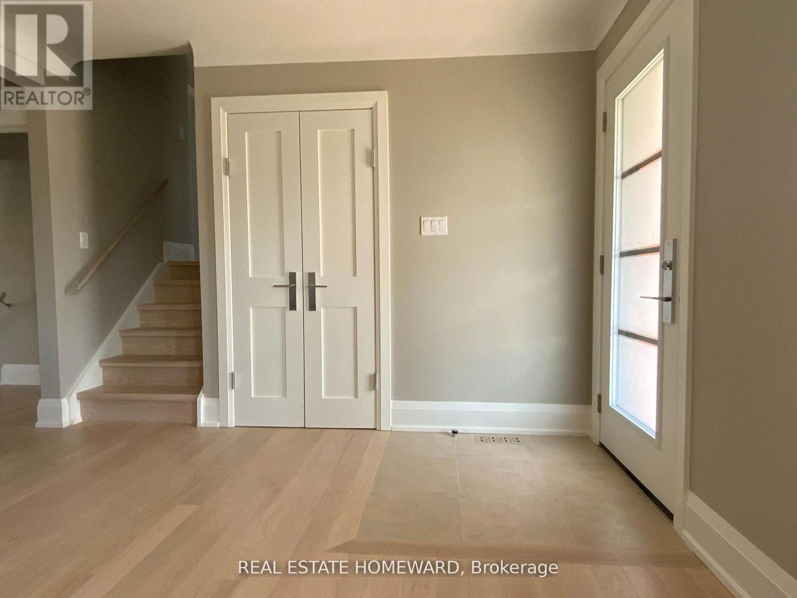 33 STRATHCONA DRIVE - 9