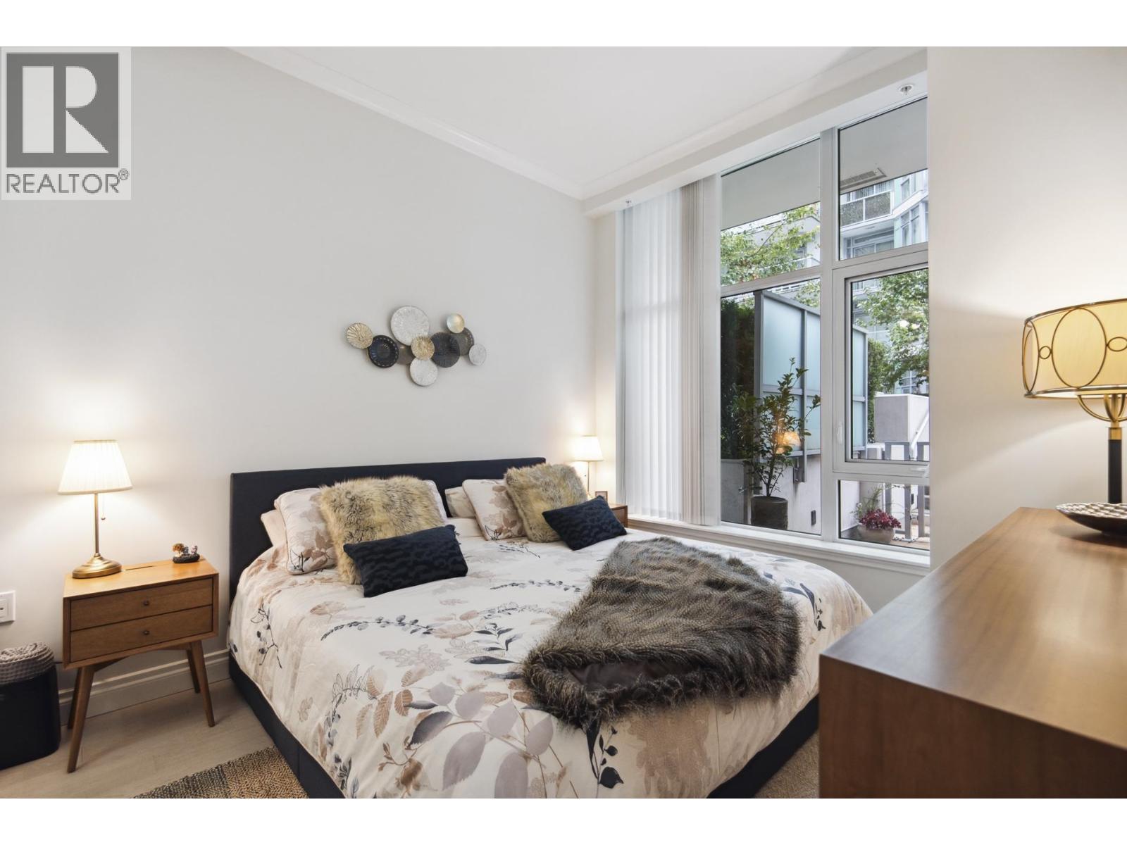 112 185 VICTORY SHIP WAY, North Vancouver