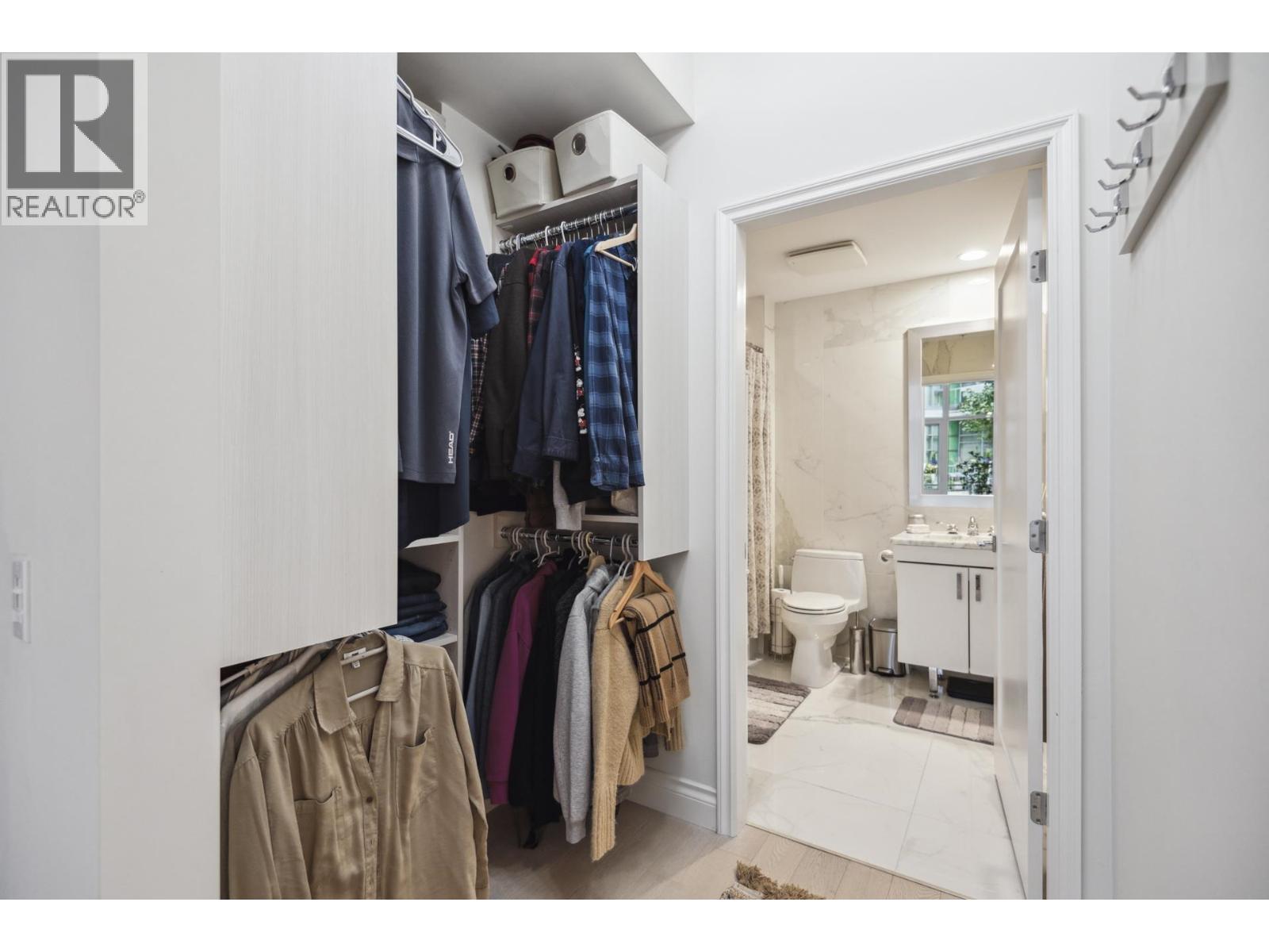 112 185 VICTORY SHIP WAY, North Vancouver