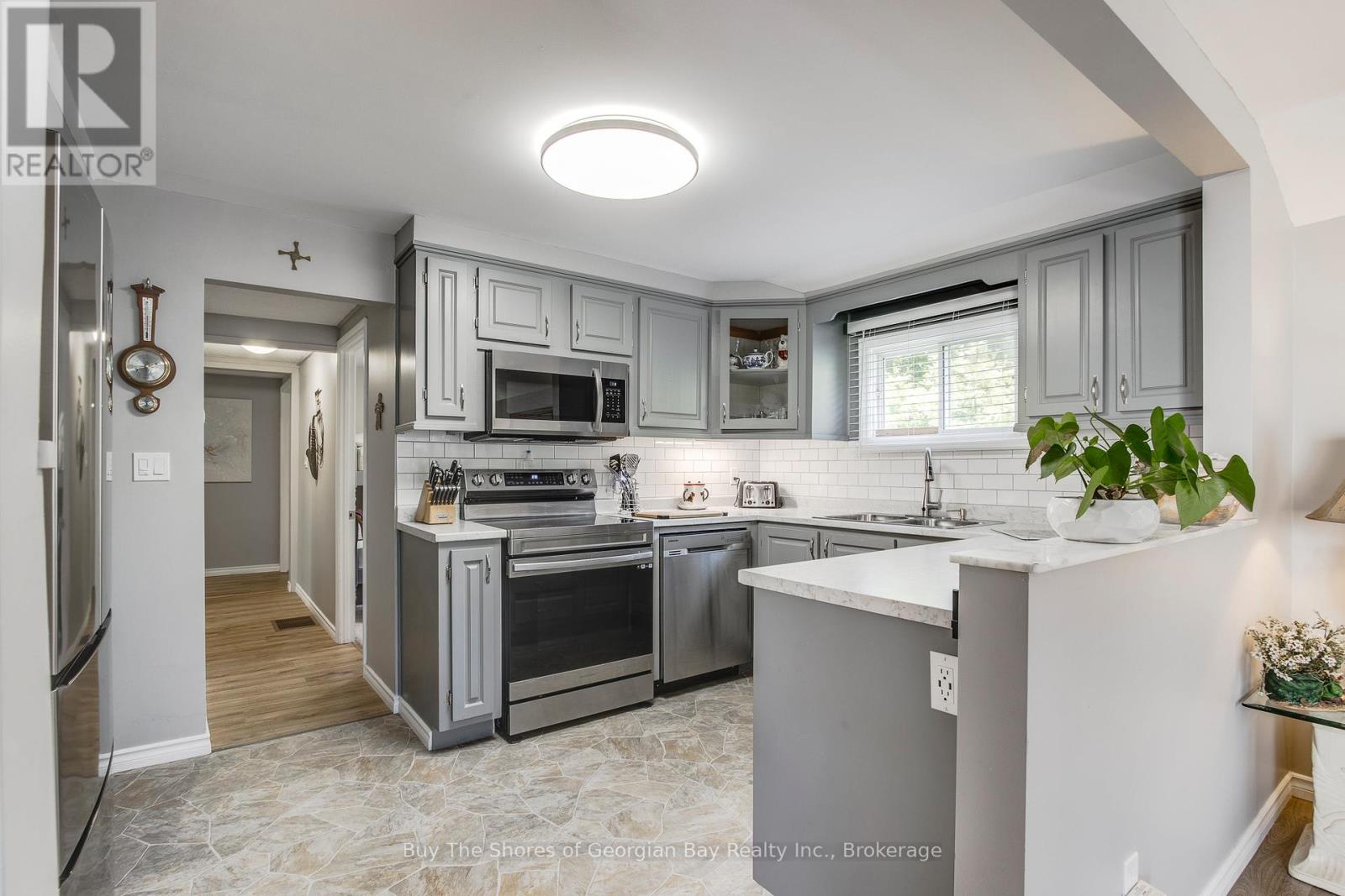 89 ANDREW DRIVE - 11