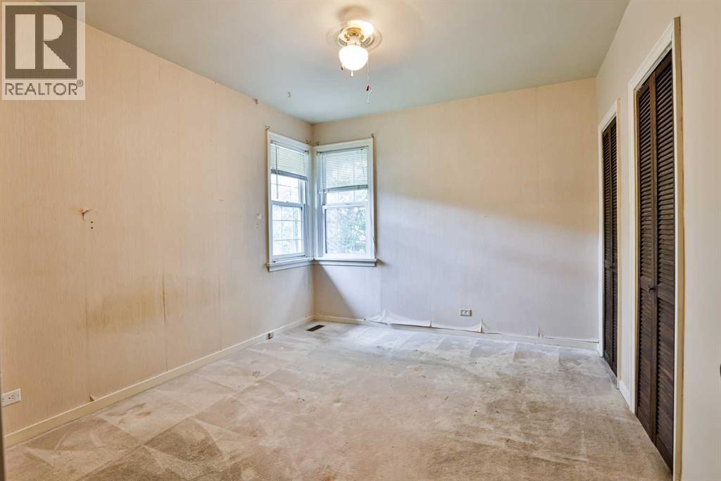 1047 16 Street S — photo 24