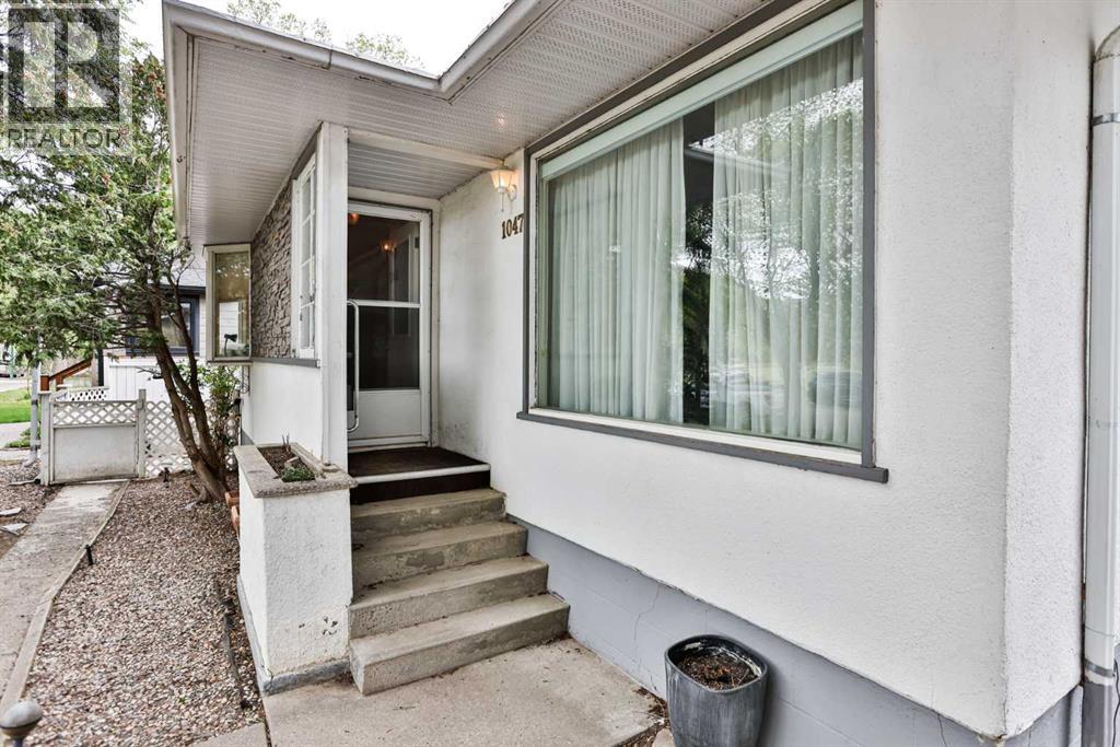 1047 16 Street S - photo 2