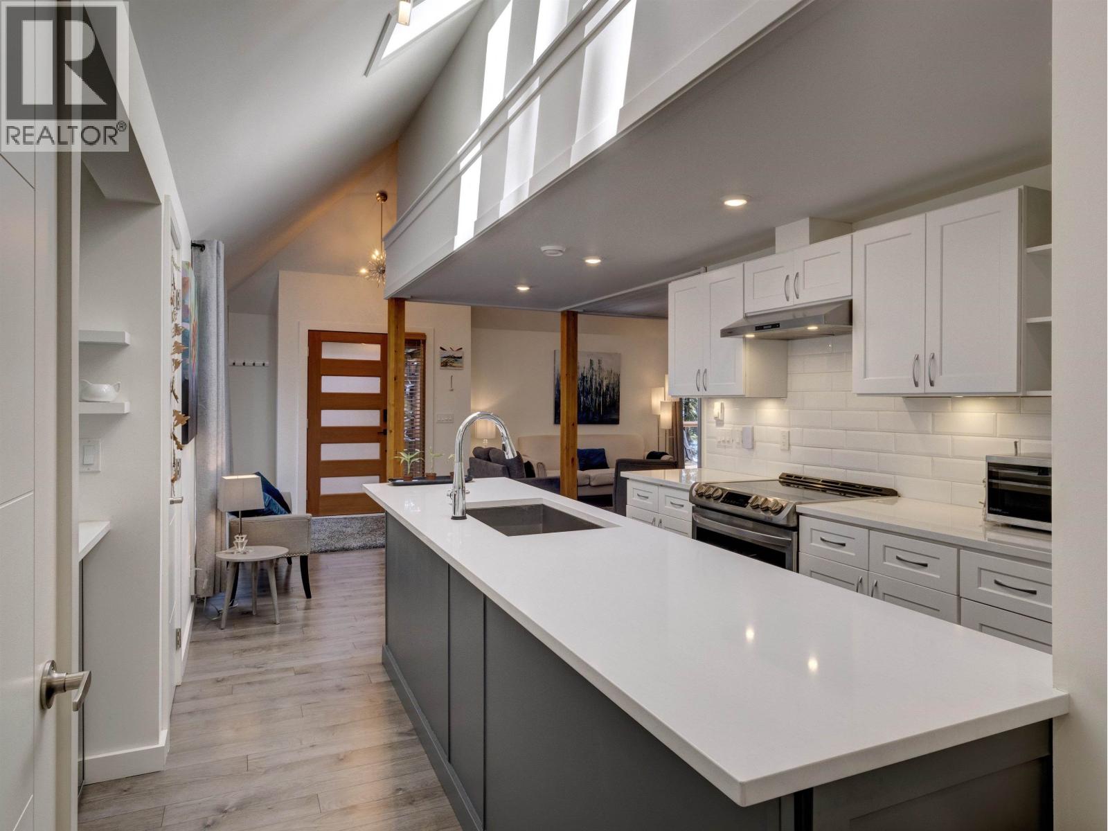 6163-6165 CORACLE DRIVE, Sechelt