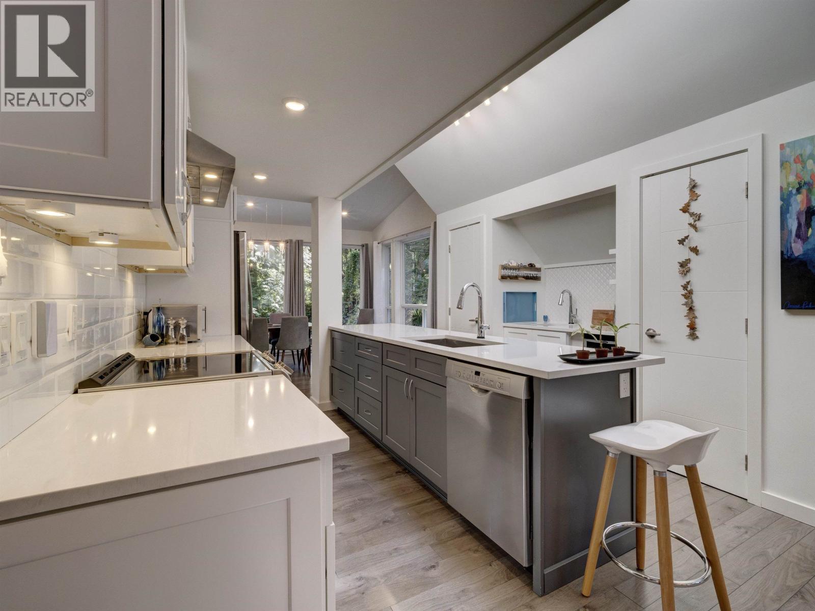 6163-6165 CORACLE DRIVE, Sechelt