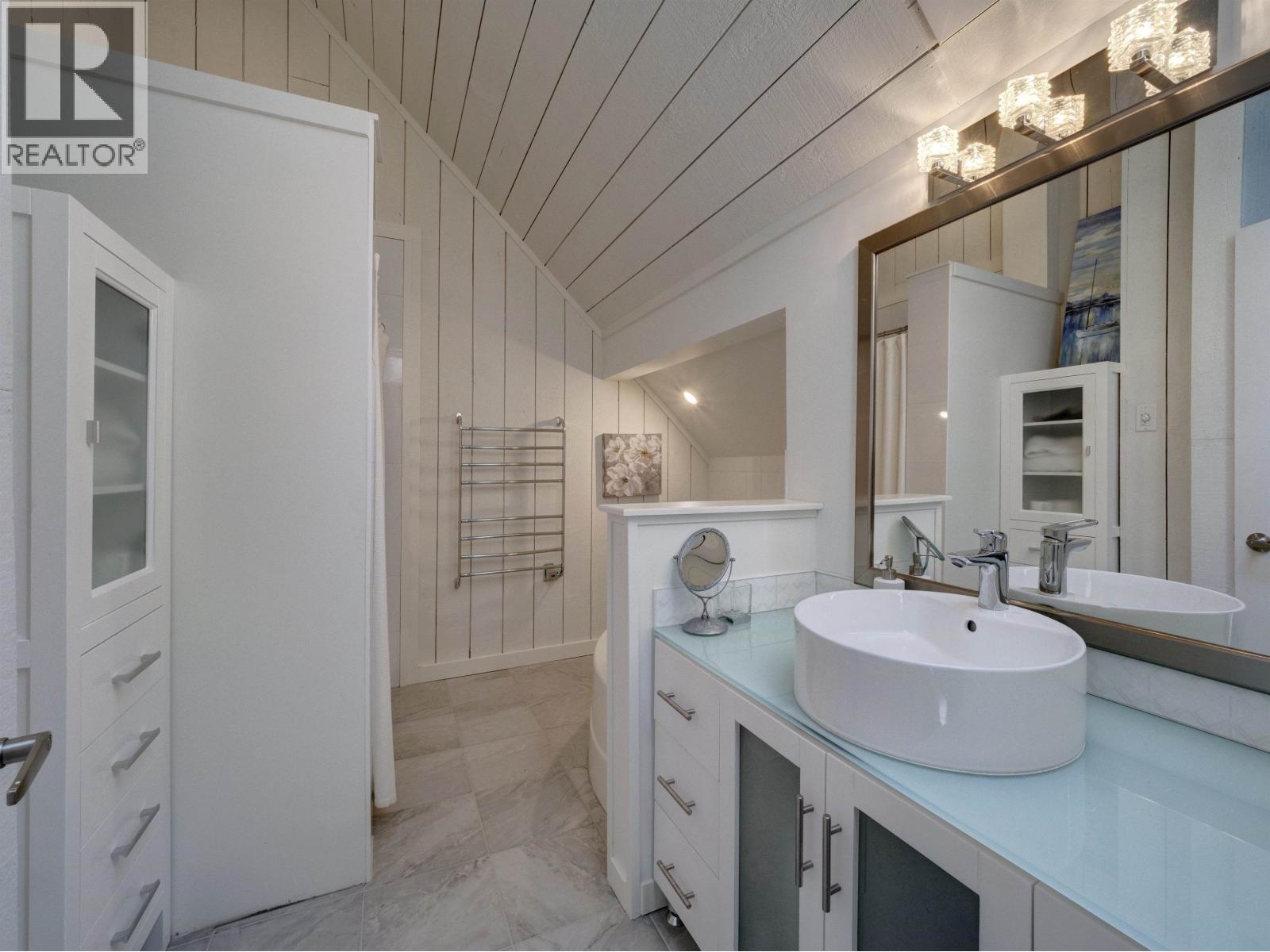 6163-6165 CORACLE DRIVE, Sechelt