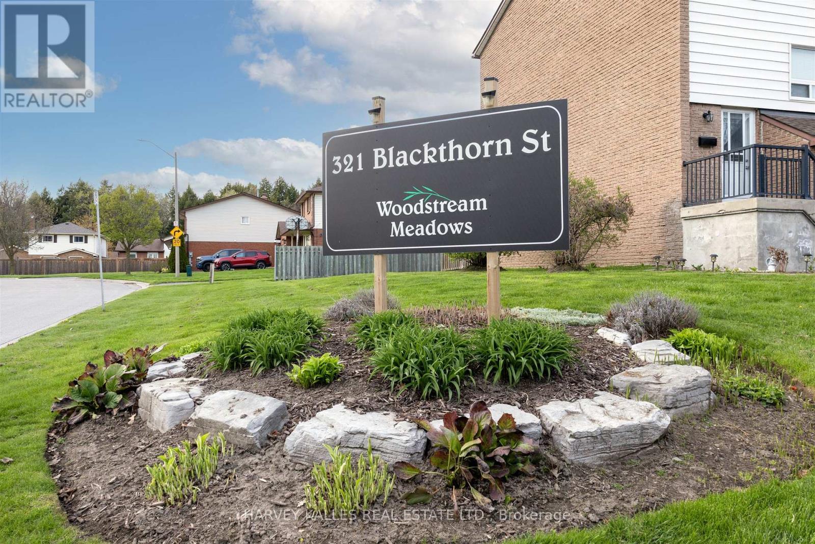 #82 321 BLACKTHORN STREET - 29