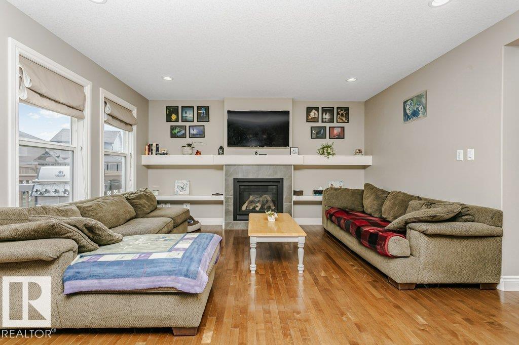 3339 21 AV NW - 16