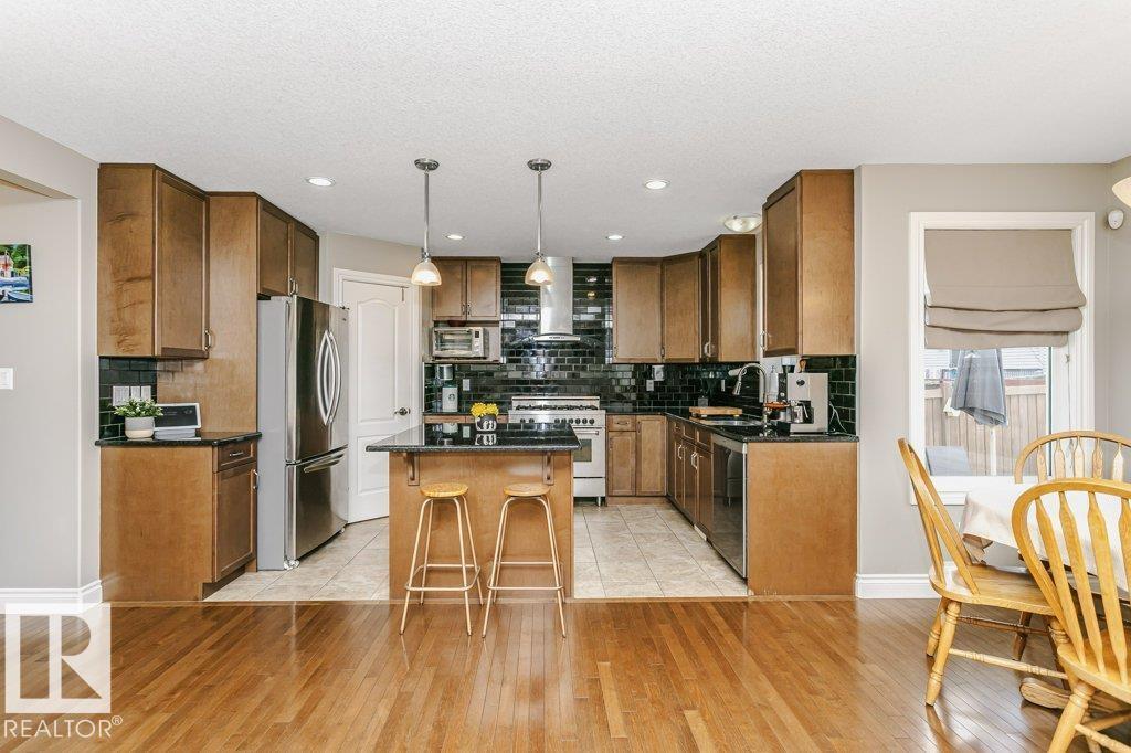 3339 21 AV NW - 21