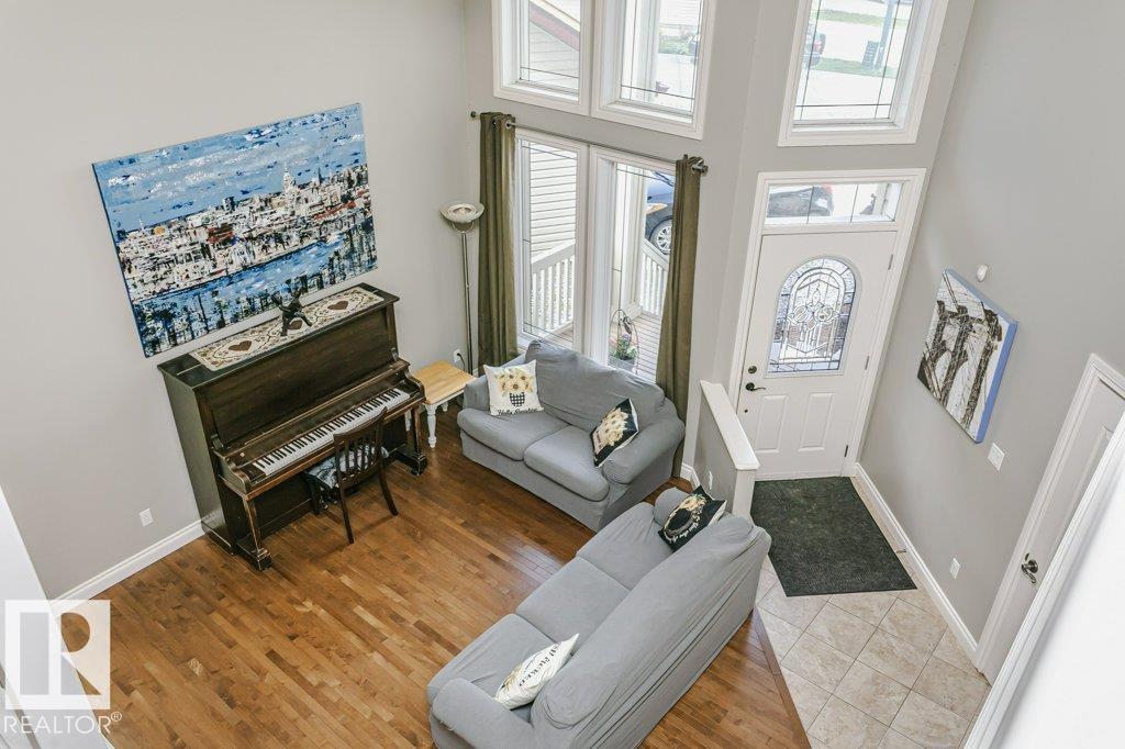 3339 21 AV NW - 51