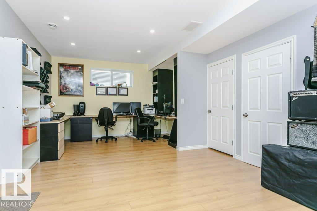 3339 21 AV NW - 55