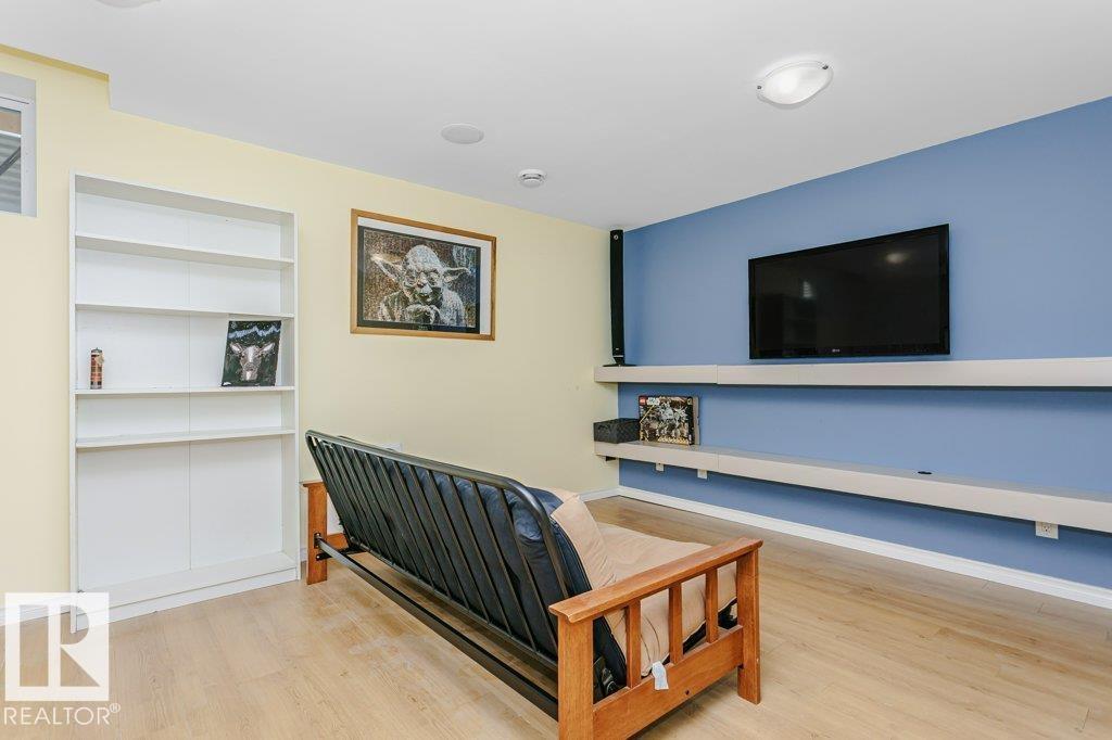 3339 21 AV NW - 56