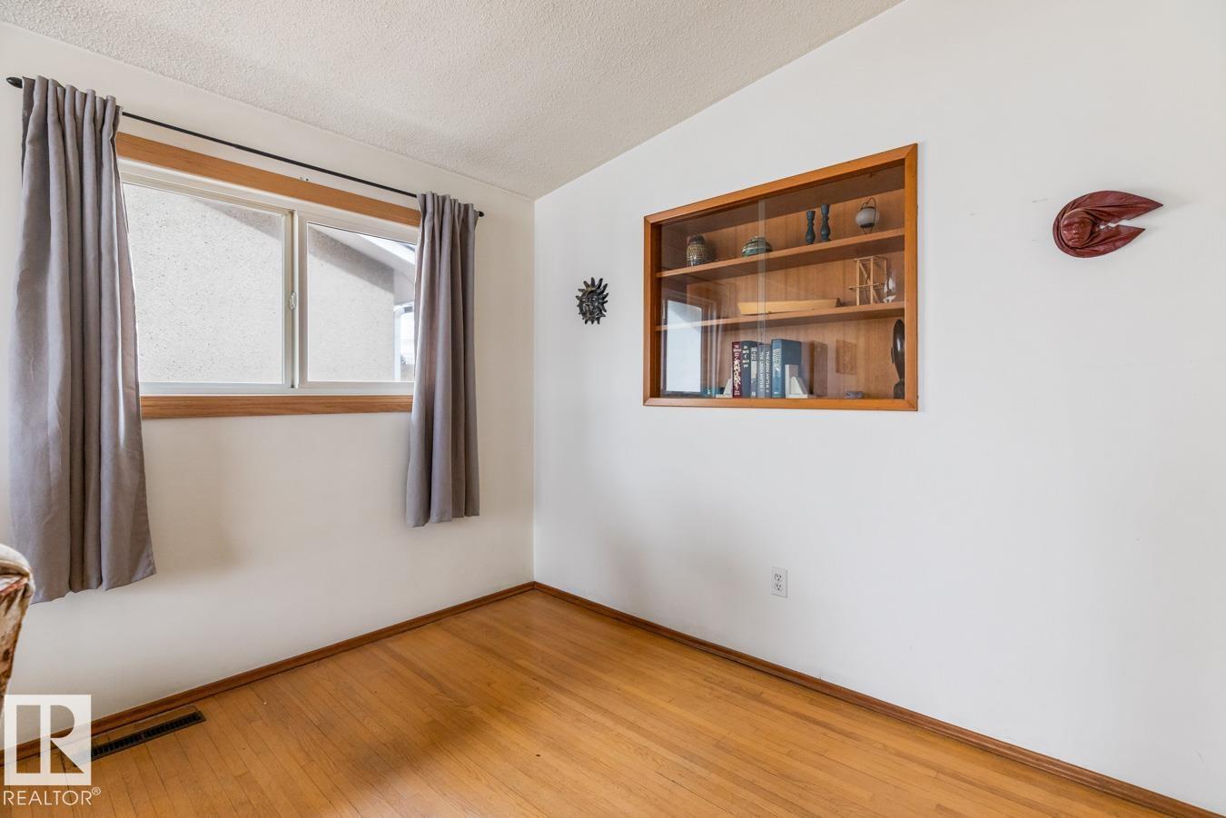 13437 118 ST NW - 18