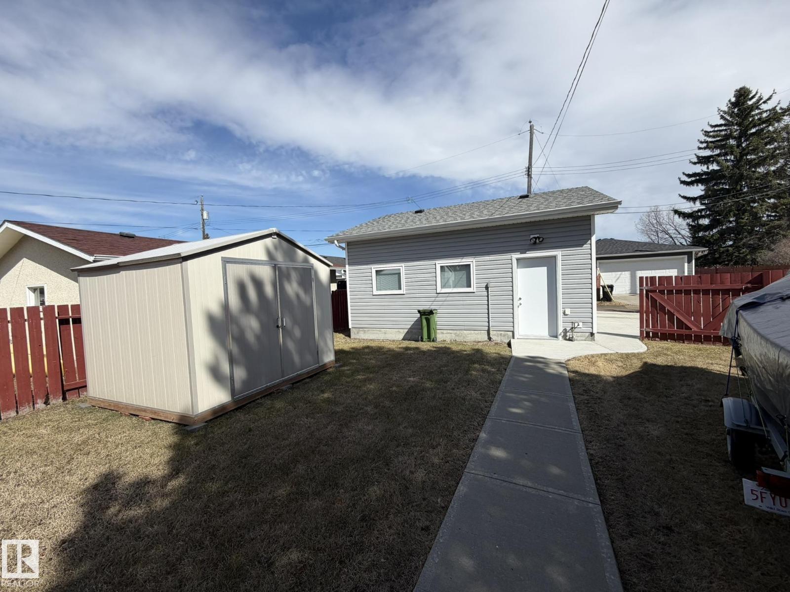 13437 118 ST NW - 10