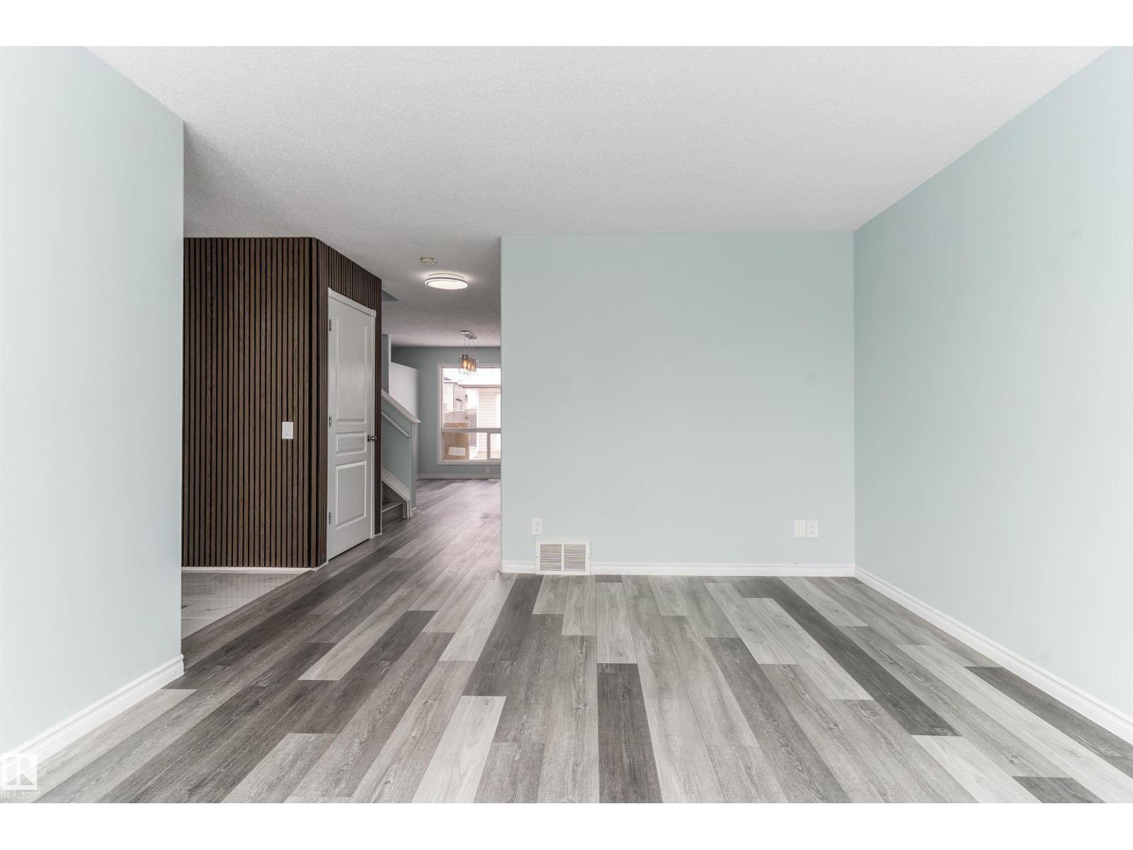 16304 43 ST NW - 4