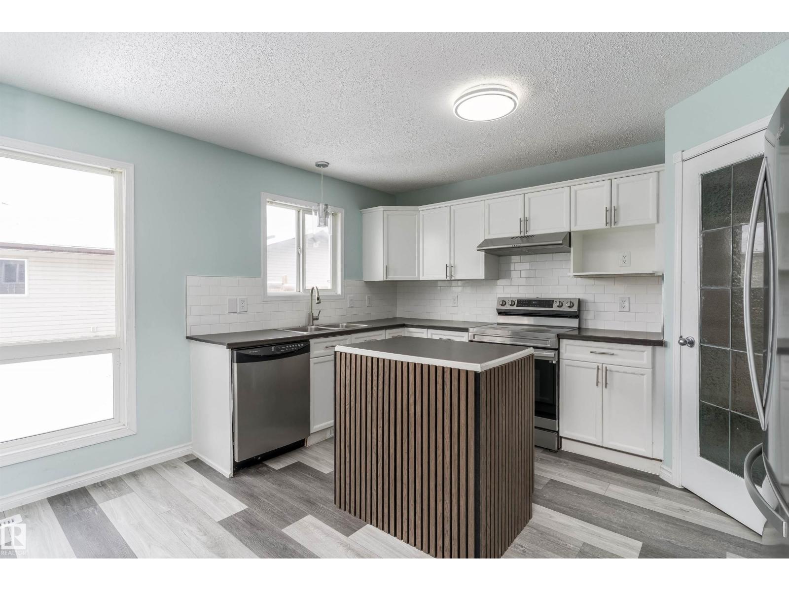 16304 43 ST NW - 6