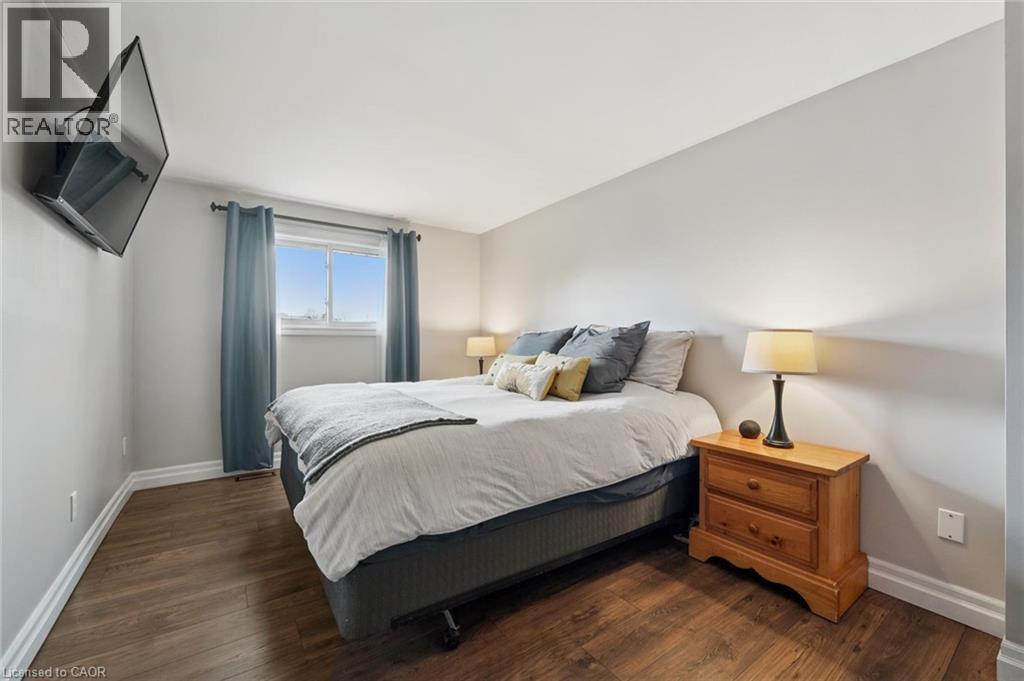 625 PINE ISLAND Crescent - 18