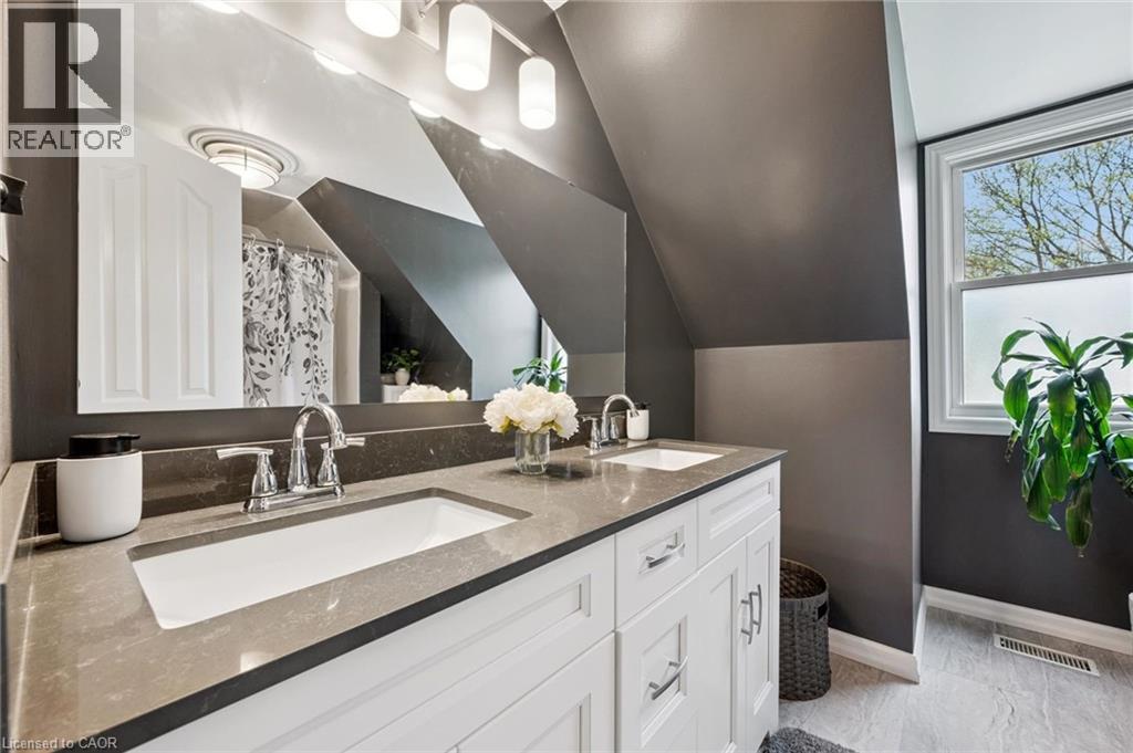 625 PINE ISLAND Crescent - 25