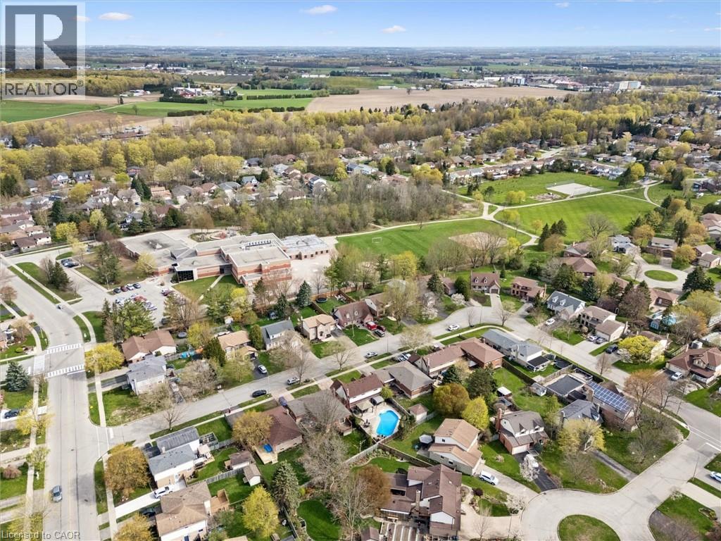 625 PINE ISLAND Crescent - 42