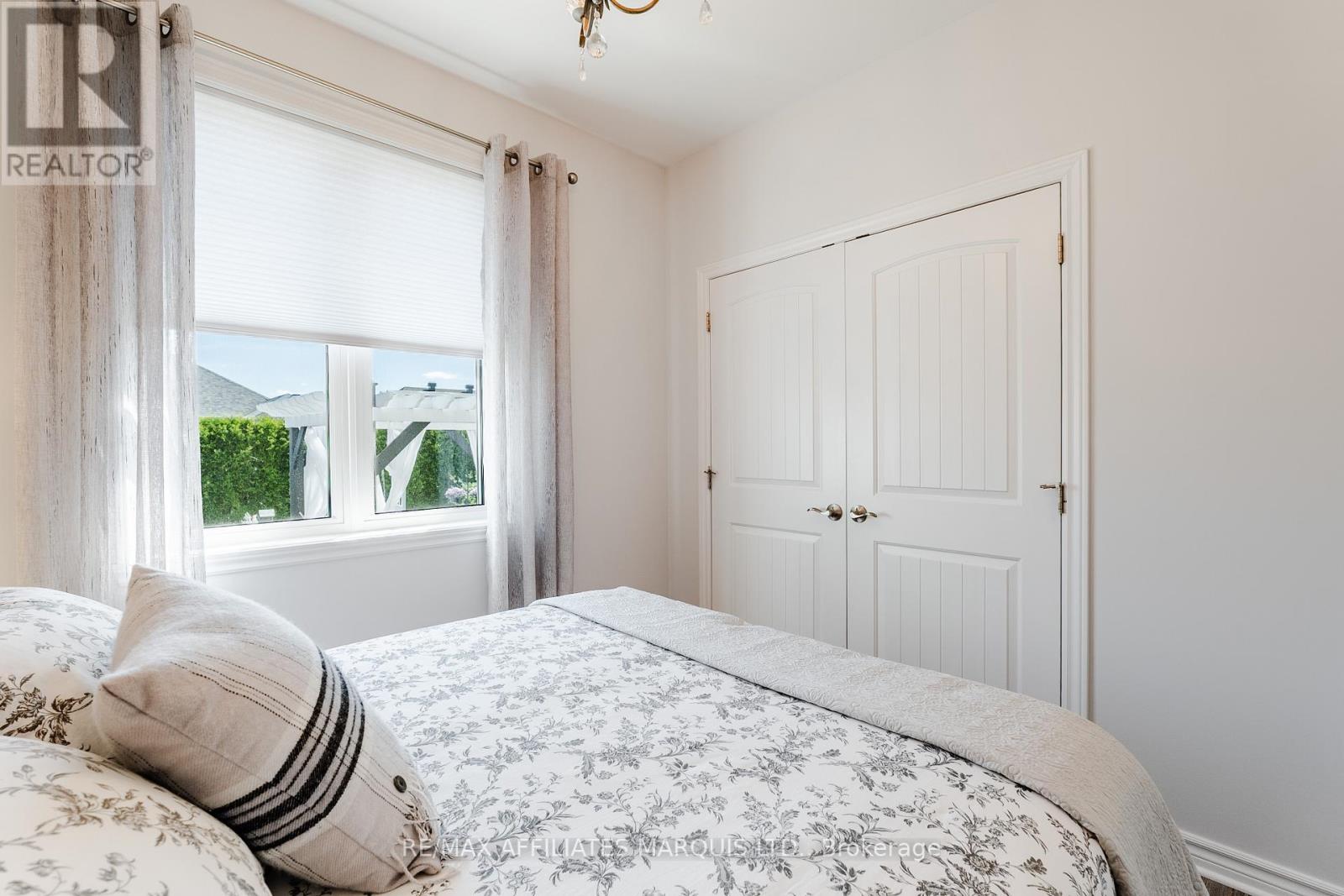 37 ELEANOR DRIVE - 15