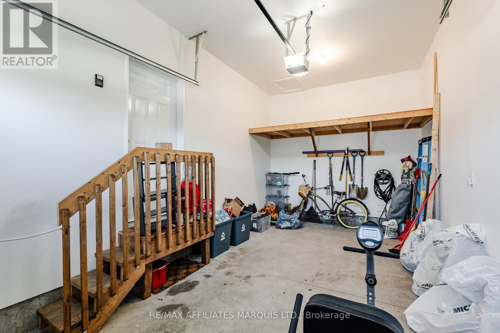 37 ELEANOR DRIVE - 34