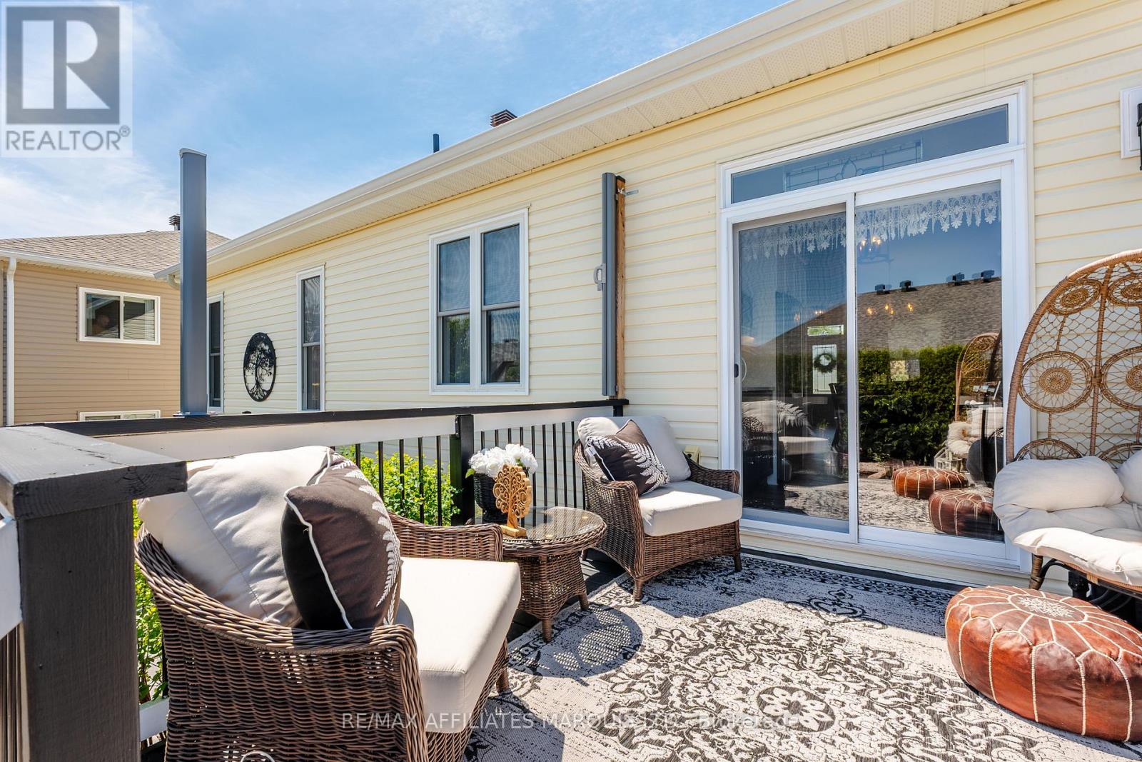 37 ELEANOR DRIVE - 43