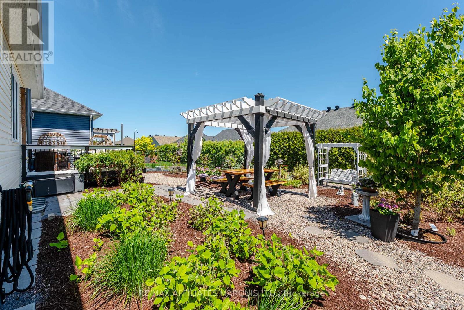 37 ELEANOR DRIVE - 45
