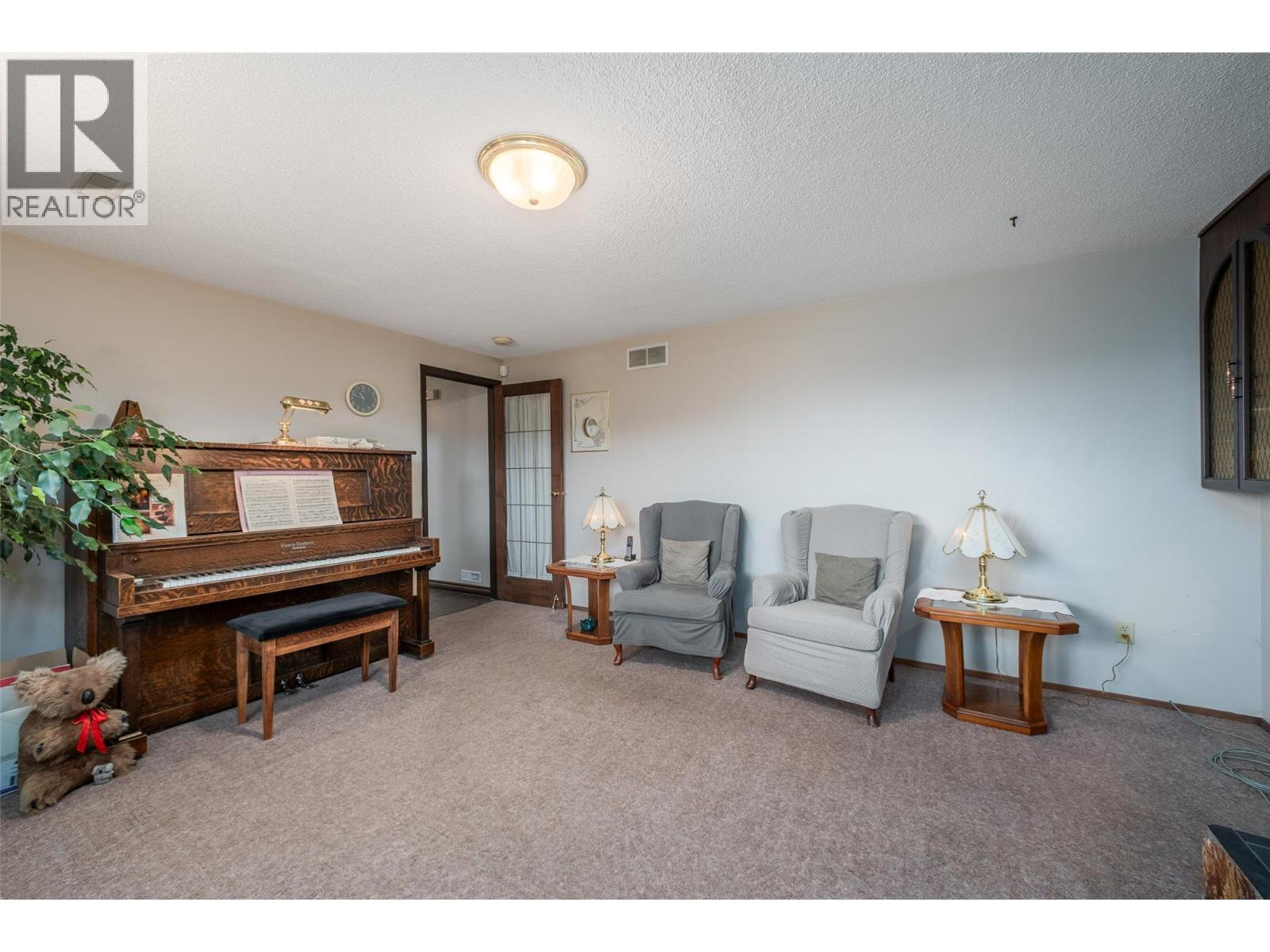  2489 Chieftain Road, West Kelowna