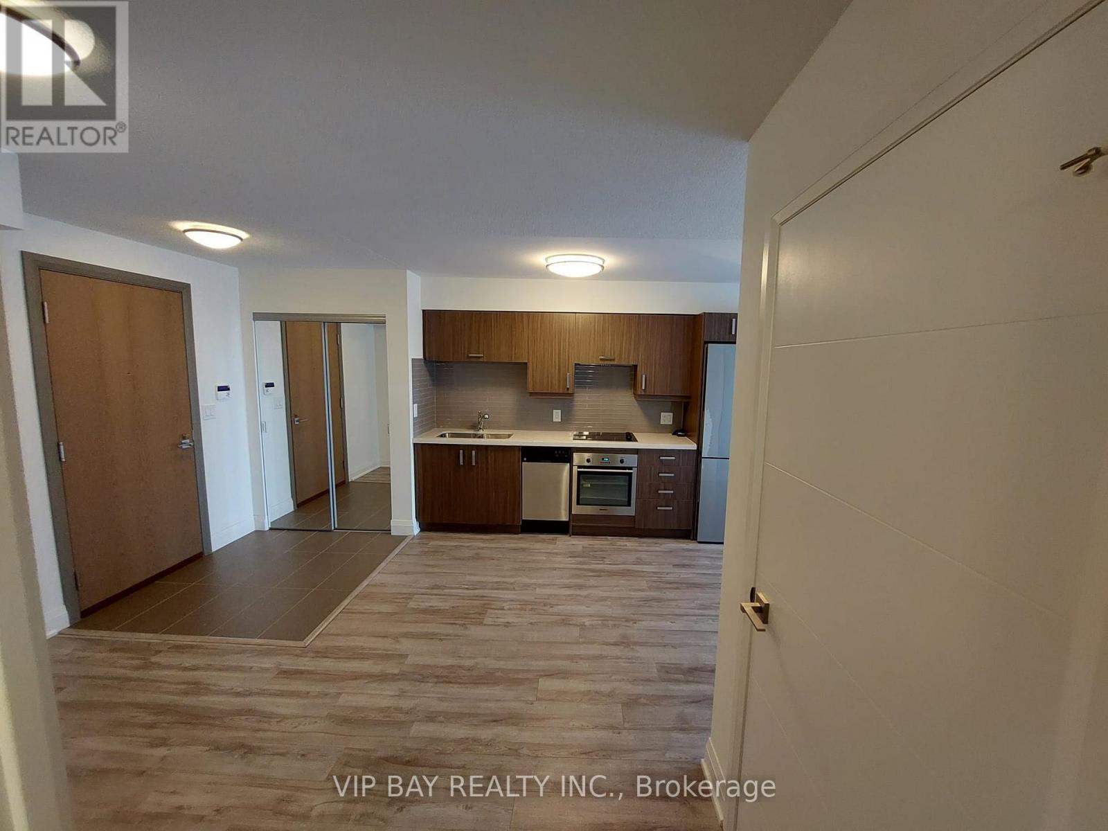 #1103 18 UPTOWN DRIVE - 13