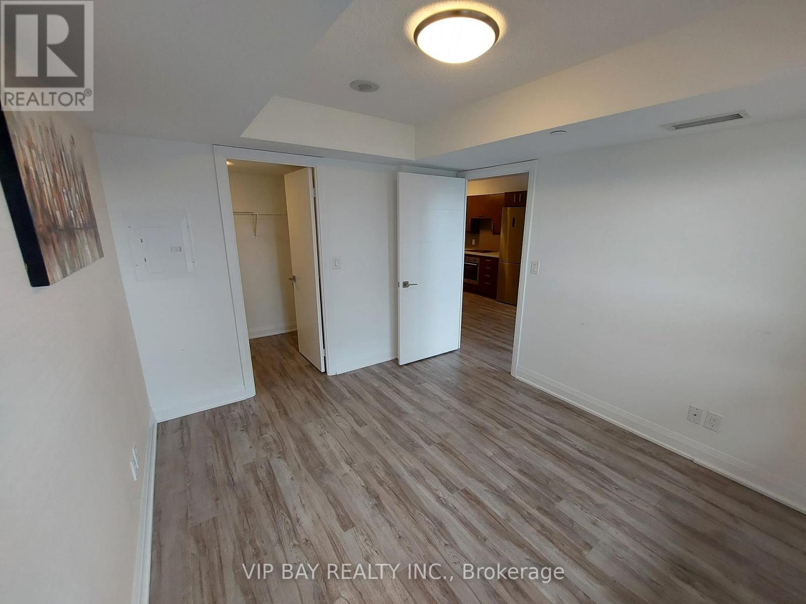 #1103 18 UPTOWN DRIVE - 20