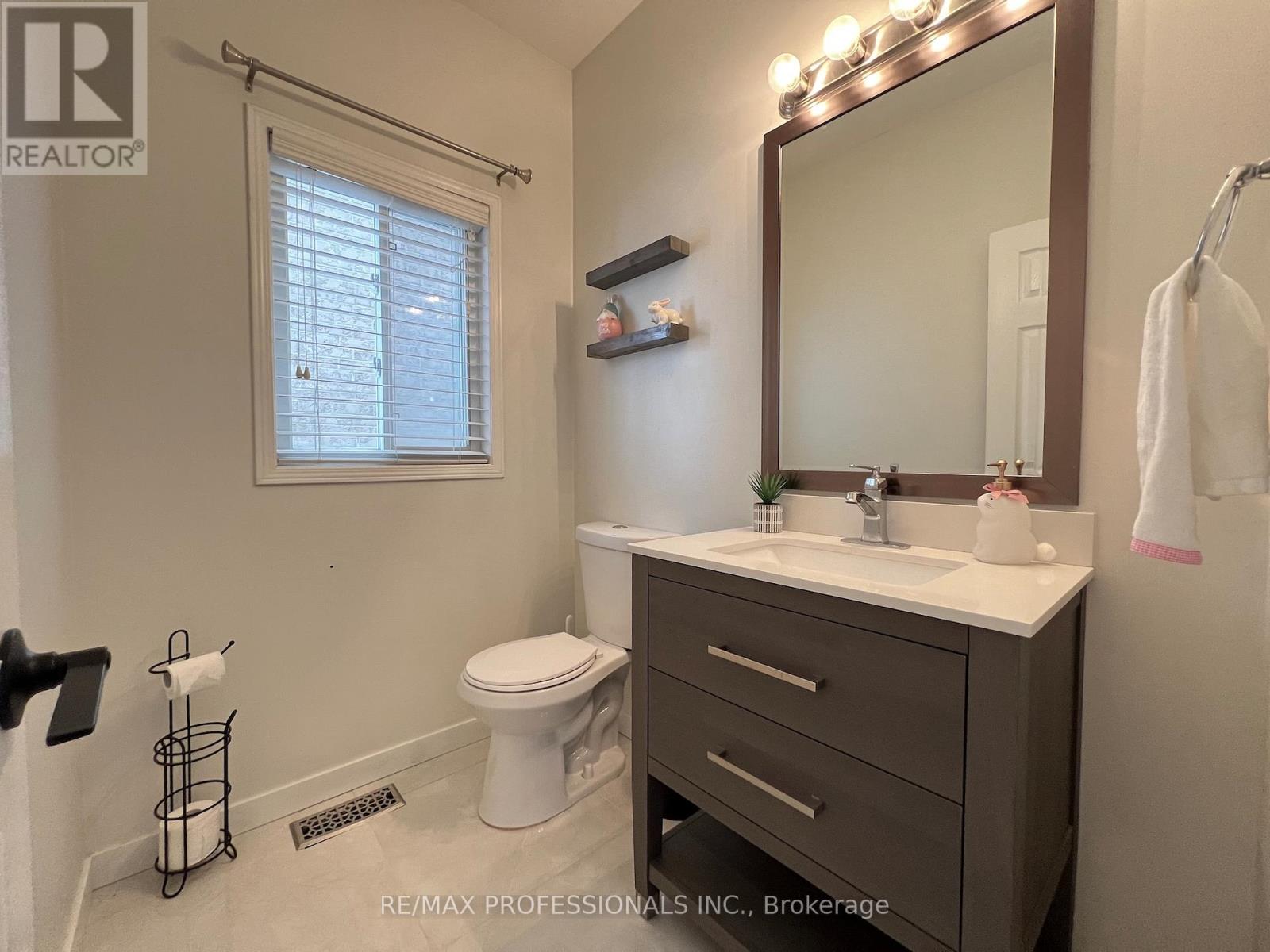 49 LIBERTY CRESCENT - 7