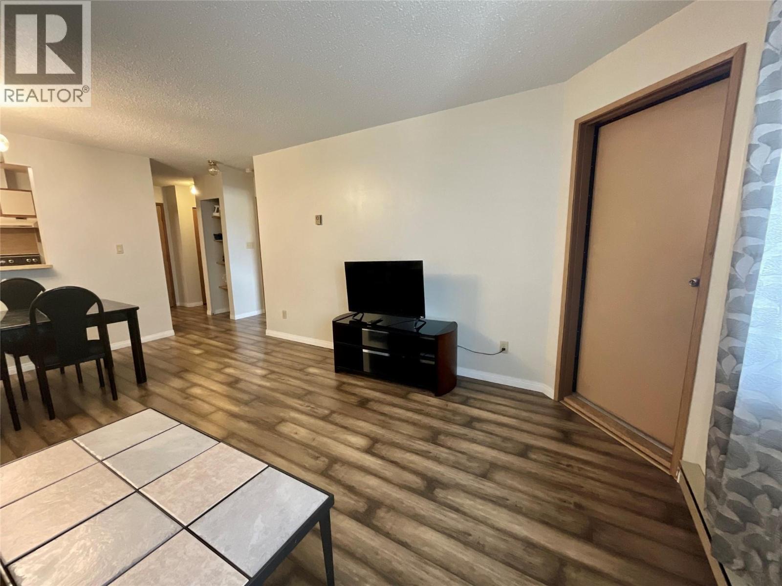 #315 108 Spruce Avenue - 8