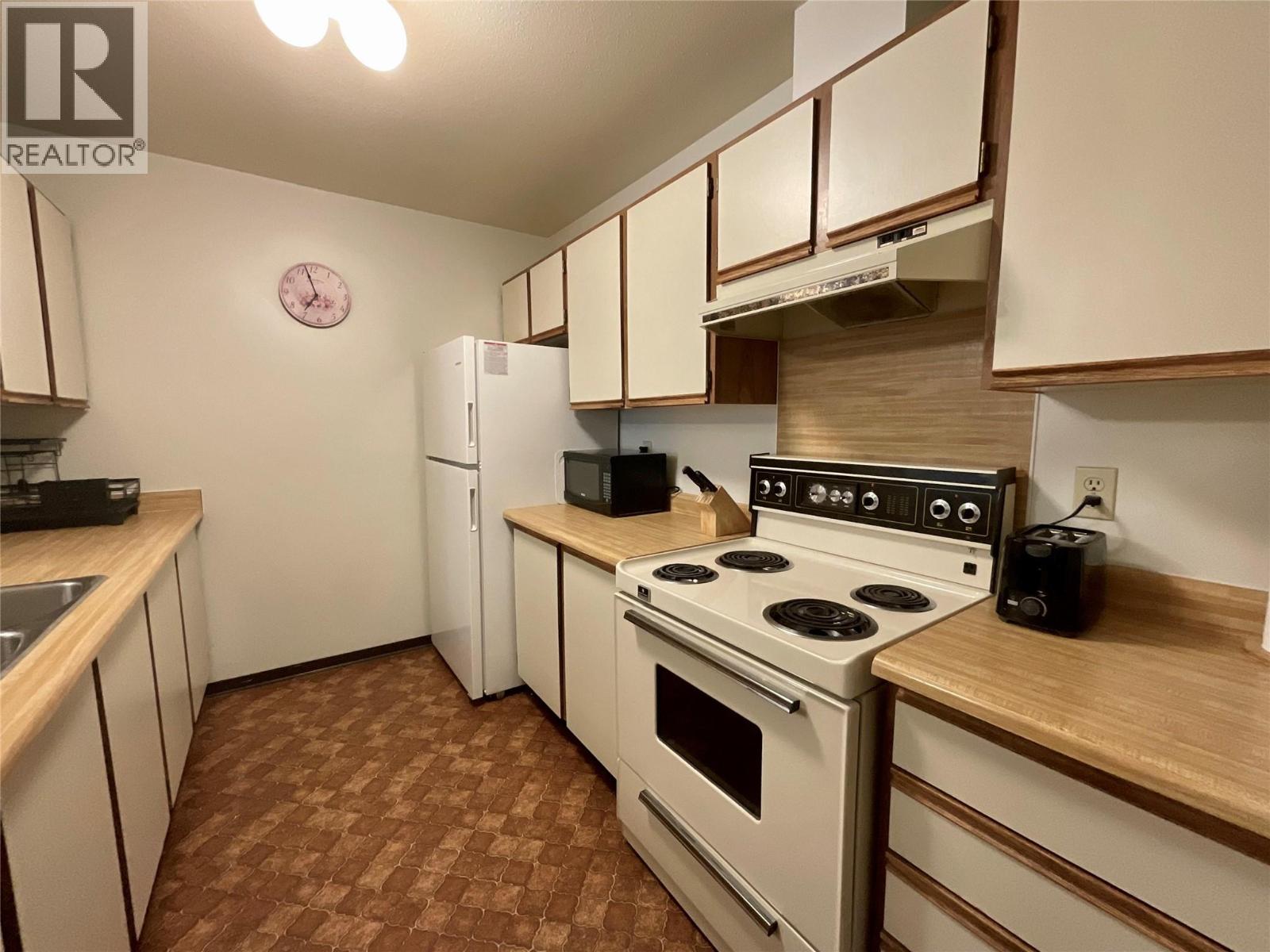 #315 108 Spruce Avenue - 3