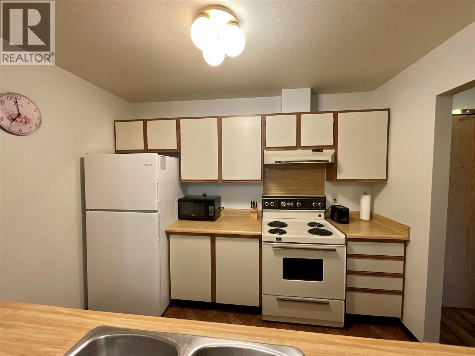 #315 108 Spruce Avenue - 4