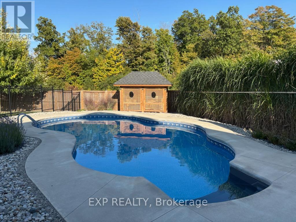 26 CAROLINA CRESCENT - 48