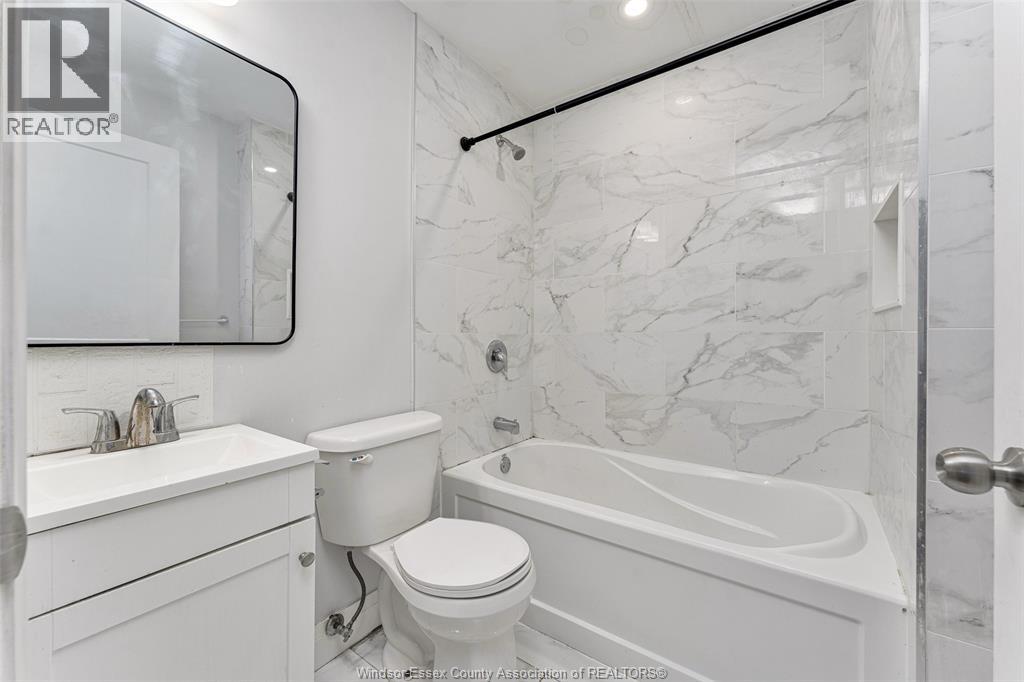 2358 LOUIS AVENUE - 20